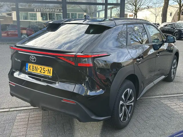 Toyota bZ4X Dynamic 71 kWh 2024 Elektrisch 4