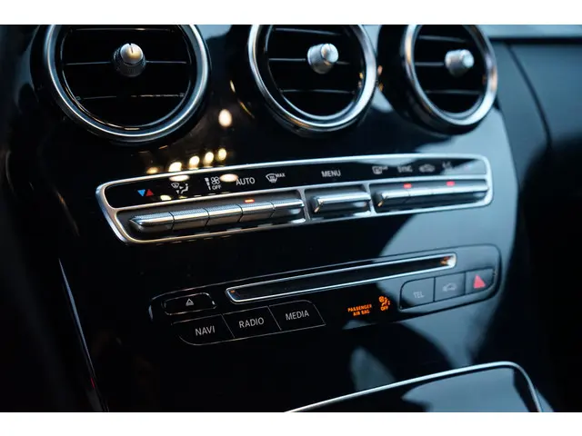 Mercedes-Benz C-Klasse 200 2014 Benzine 21