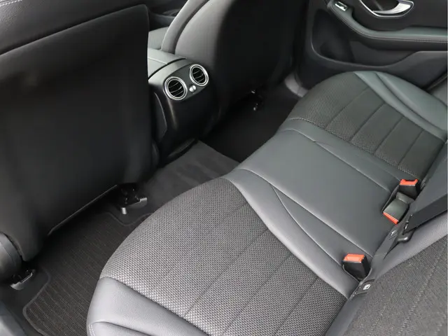 Mercedes-Benz GLC 220 d 4MATIC 2018 Diesel 24