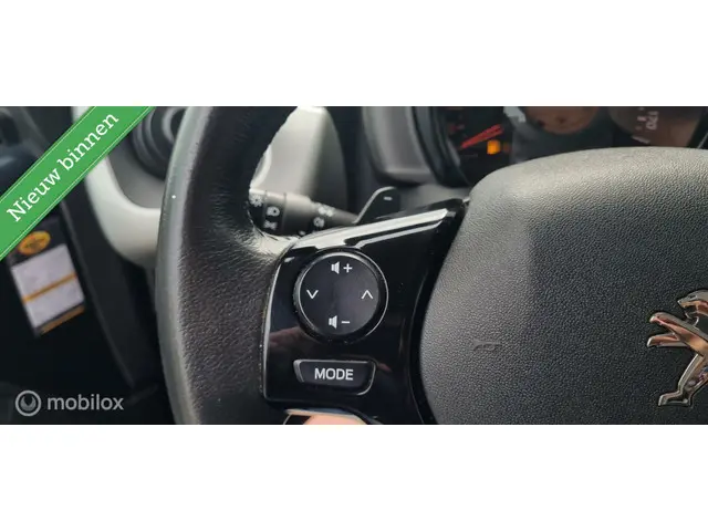 Peugeot 108 1.0 VTi Active AUTOMAAT/5DEURS 2014 Benzine 23