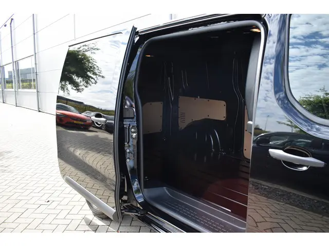 Opel Vivaro-e Electric L2 75 kWh 2025 Elektrisch 4