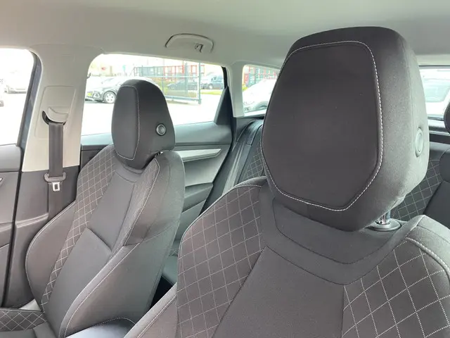 Škoda Karoq 1.5 TSI ACT Business Edition 2021 Benzine 15