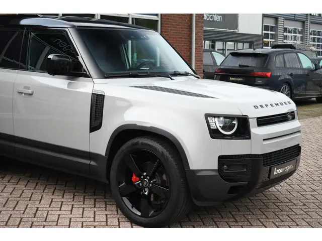 Land Rover Defender 110 3.0 D250 2023 Diesel 82