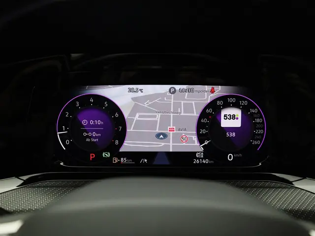 Volkswagen Golf 1.5 eTSI 130pk DSG R-Line 2024 Benzine 19