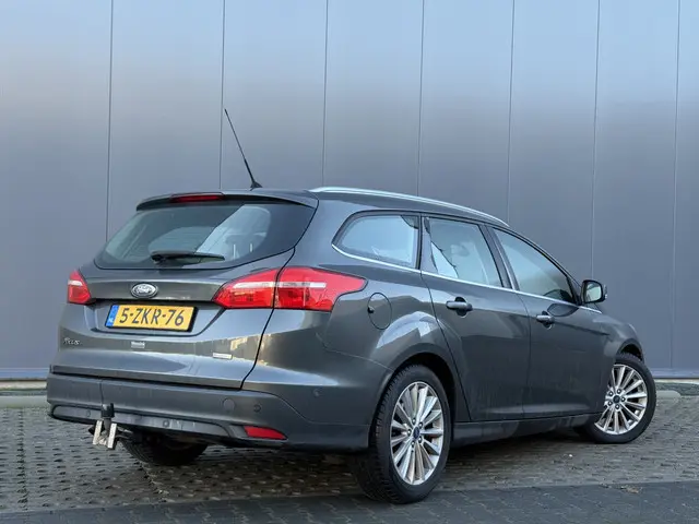 Ford Focus Wagon 1.0 First Edition 2015 Benzine 2