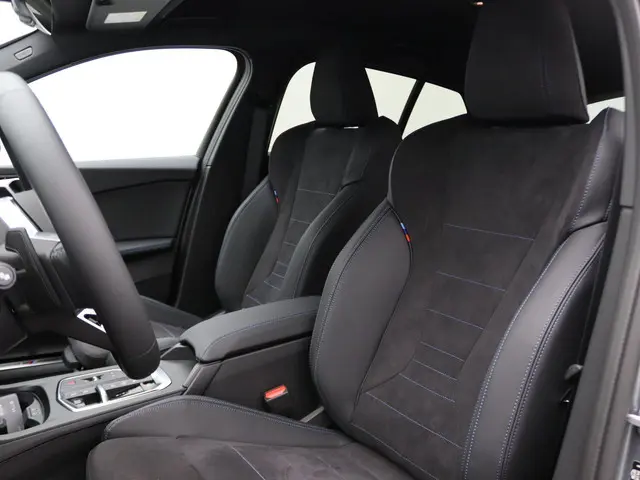 BMW 1 Serie 120 2025 Benzine 9