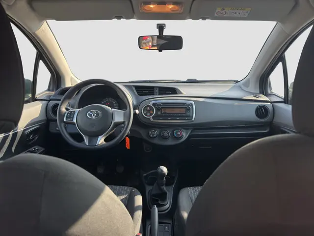 Toyota Yaris 1.0 VVT-i Comfort 2012 Benzine 2