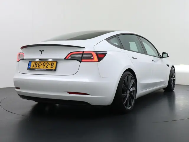 Tesla Model 3 Standard RWD Plus 60 kWh 2021 Elektrisch 7