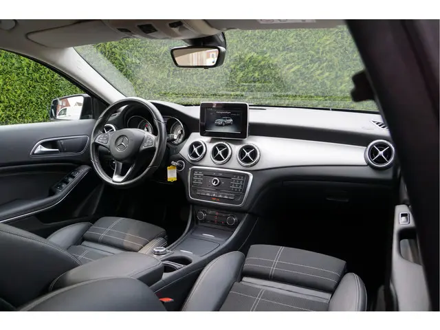 Mercedes-Benz GLA GLA 180 Ambition Night 2016 Benzine 6