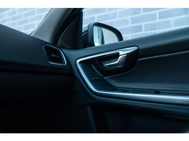 Volvo V60 T3 150 pk Momentum Automaat 2015 Benzine 7