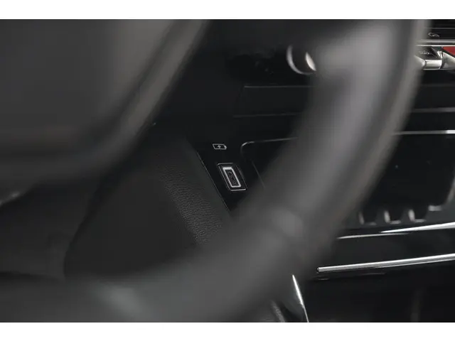 Peugeot 2008 PureTech 100 Allure 2024 Benzine 44
