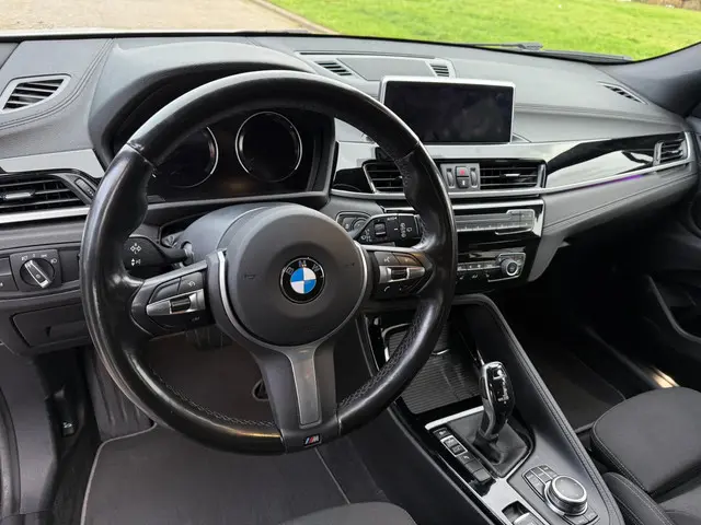 BMW X2 SDrive18i Executive 2022 Benzine 10