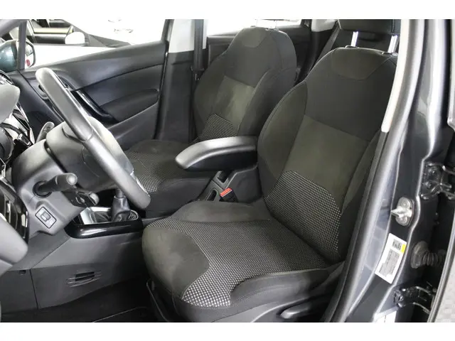 Citroën C3 1.2 PureTech Exclusive 2015 Benzine 4