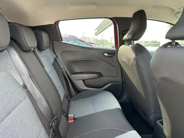 Renault Clio TCe 90 GPF Evolution 2025 Benzine 21