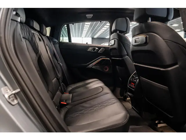 BMW X6 M60i xDrive 2023 Benzine 48