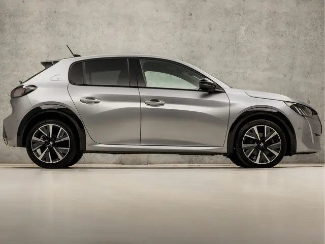 Peugeot 208 1.2 PureTech GT-Line Sport 2022 Benzine 4