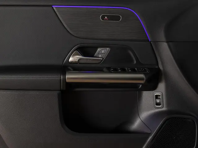Mercedes-Benz EQA 250 Luxury Line 2024 Elektrisch 16