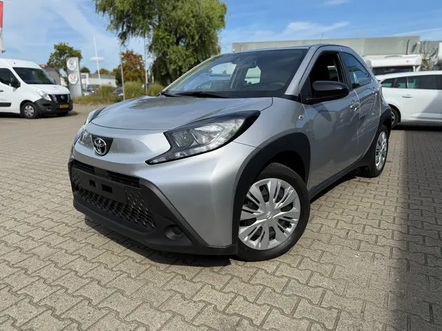 Toyota Aygo X 1.0 VVT-i S-CVT Play Automaat 2024 Benzine