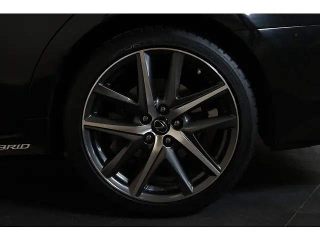 Lexus GS 300h F Sport Line 2017 Hybride Benzine 6