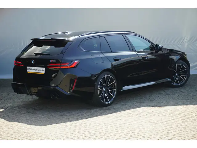 BMW M5 Touring 2025 Hybride Benzine 2