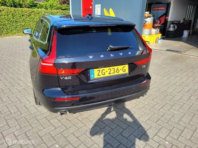 Volvo V60 2.0 T5 Momentum Pro 2019 Benzine 5