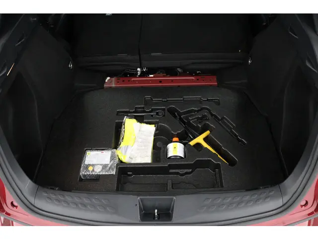 Toyota C-HR 1.8 Hybrid Style 2019 Hybride Benzine 30