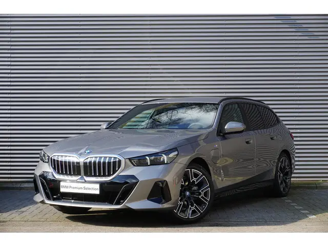 BMW 5 Serie Touring 530e 2025 Hybride Benzine 37