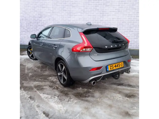 Volvo V40 T3 Polar+ Sport Aut 2019 Benzine 2