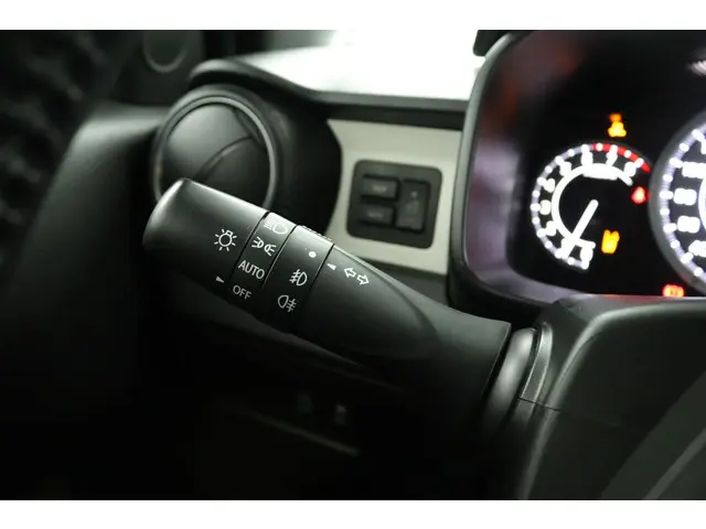 Suzuki Ignis 1.2 Smart Hybrid Style 2021 Benzine 32