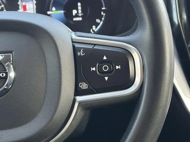 Volvo V60 2.0 B5 Inscription 2021 Hybride Benzine 30