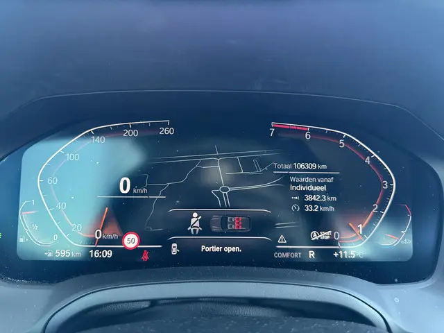 BMW 3 Serie Touring 320i Executive Edition 2020 Benzine 15