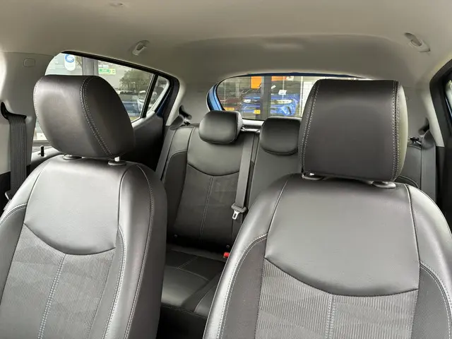 Opel KARL 1.0 ecoFLEX Innovation 2017 Benzine 44