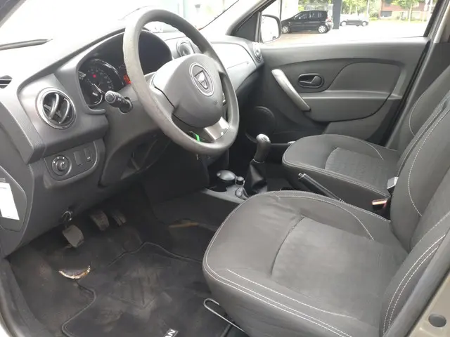 Dacia Logan MCV 0.9 TCe Lauréate 2015 Benzine 7