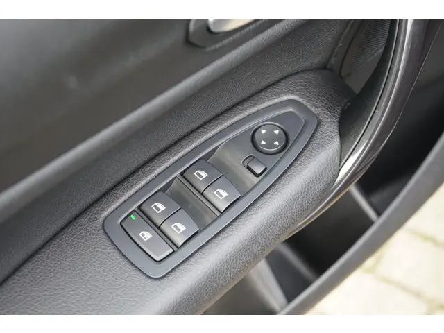 BMW 1 Serie 116d High Executive 2015 Diesel 40