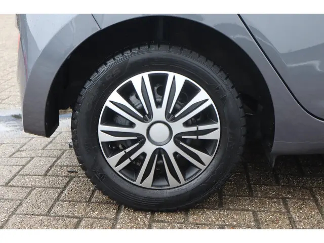 Hyundai i10 1.0i i-Motion Comfort 2016 Benzine 20