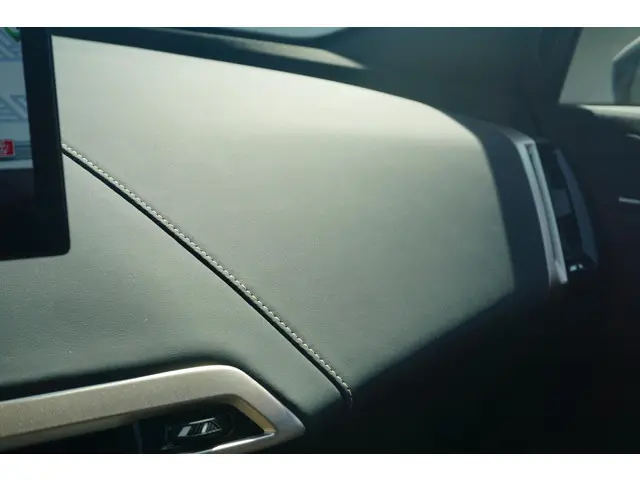 BMW iX xDrive40 2025 Elektrisch 16