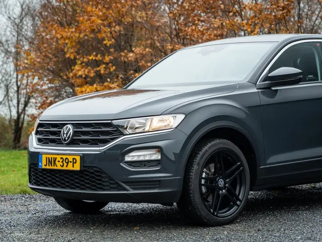 Volkswagen T-Roc 1.0 TSI T-Roc 2021 Benzine 8