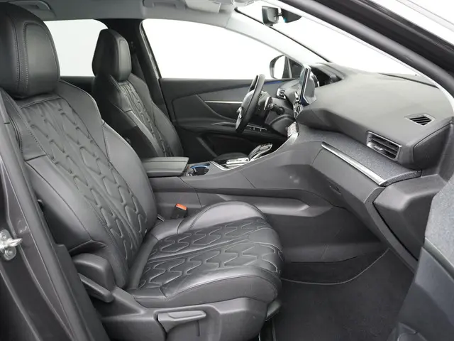 Peugeot 3008 1.6 HYbrid 225 Allure 2021 Benzine 41