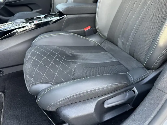 Peugeot e-208 EV GT Pack 136 PK 2022 Elektrisch 11