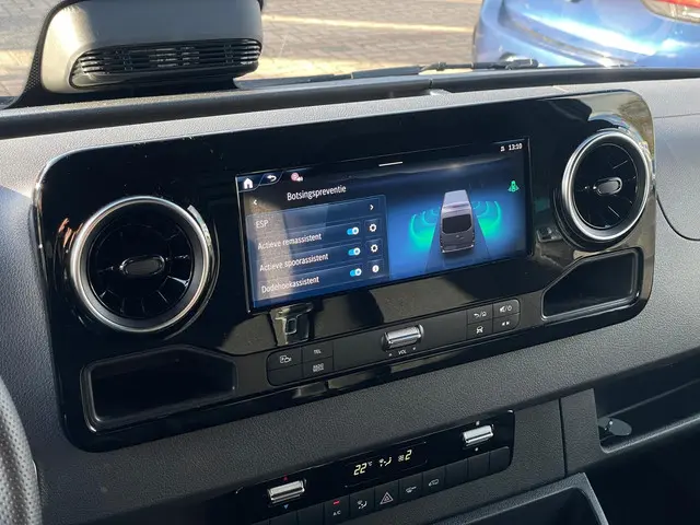 Mercedes-Benz Sprinter 315 1.9 CDI L2H2 RWD 2024 Diesel 16