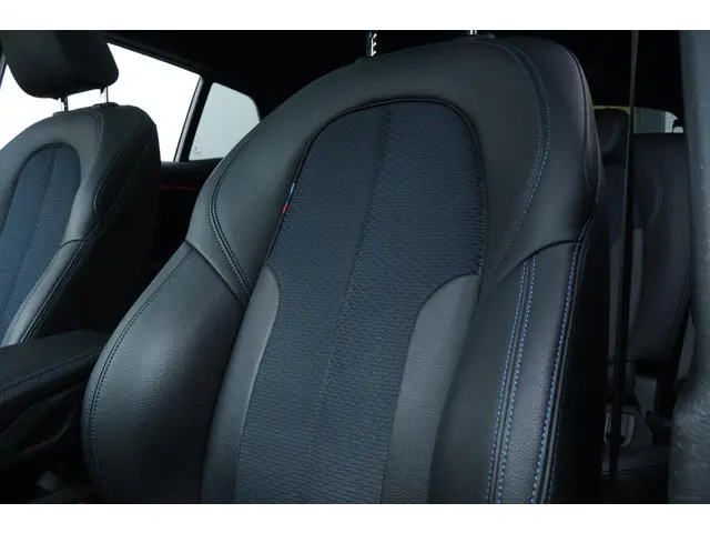 BMW X2 sDrive20i High Executive Edition 2021 Benzine 12