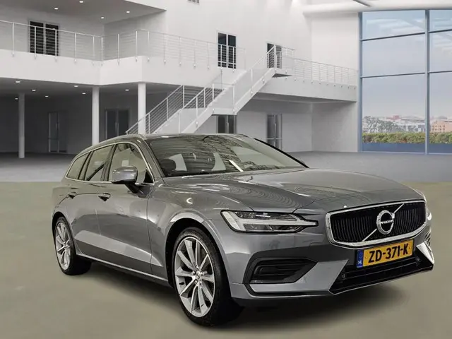 Volvo V60 2.0 T5 Momentum 2019 Benzine 2