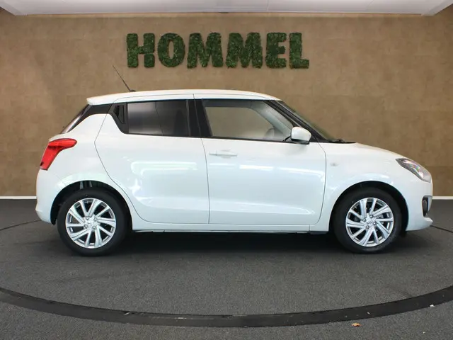 Suzuki Swift 1.2 Select Smart Hybrid 2024 Benzine 11