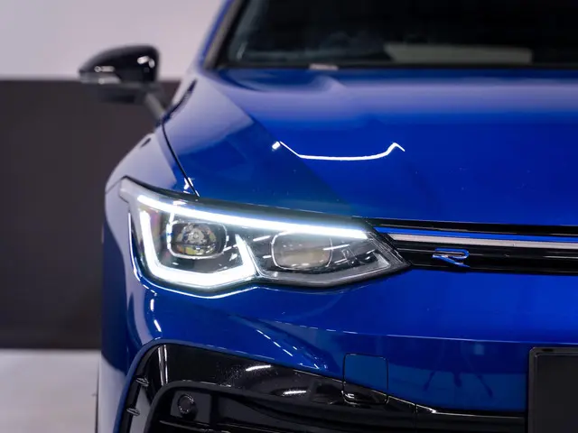 Volkswagen Golf 2.0 TSI R 4Motion 2024 Benzine 21