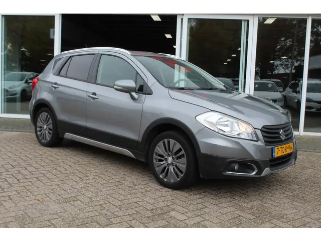 Suzuki S-Cross SX4 1.6 Exclusive PANORAMA 2014 Benzine 2