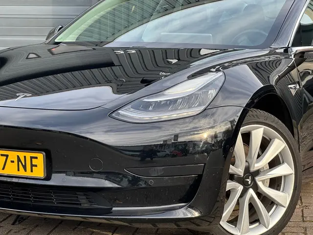 Tesla Model 3 Standard RWD Plus 60 kWh 2020 Elektrisch 4