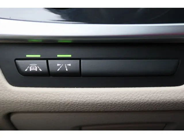 BMW 5 Serie Touring 535i Luxury Edition 2016 Benzine 37