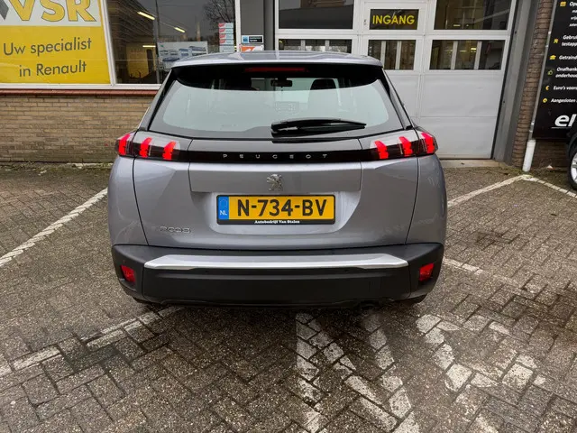 Peugeot 2008 1.2 PureTech Active 2021 Benzine 9