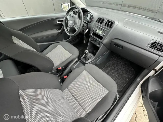Volkswagen Polo 1.2 Easyline | AIRCO | 3 DEURS | 2012 Benzine 3