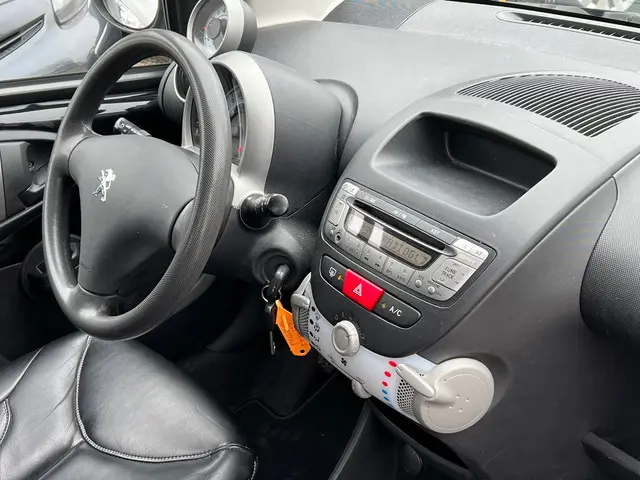 Peugeot 107 1.0 EXCLUSIVE NL-AUTO-NAP 2014 Benzine 17